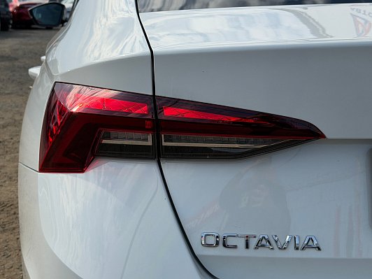 Skoda Octavia, 2021 года, пробег 112100 км