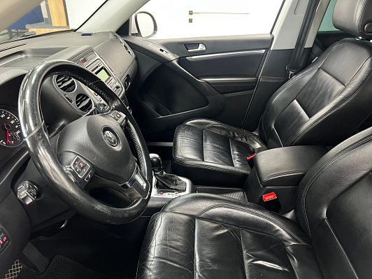 Volkswagen Tiguan Avenue, 2012 года, пробег 305872 км