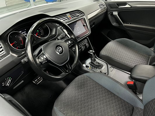 Volkswagen Tiguan Highline, 2019 года, пробег 125699 км