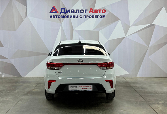 Kia Rio Luxe, 2018 года, пробег 125338 км