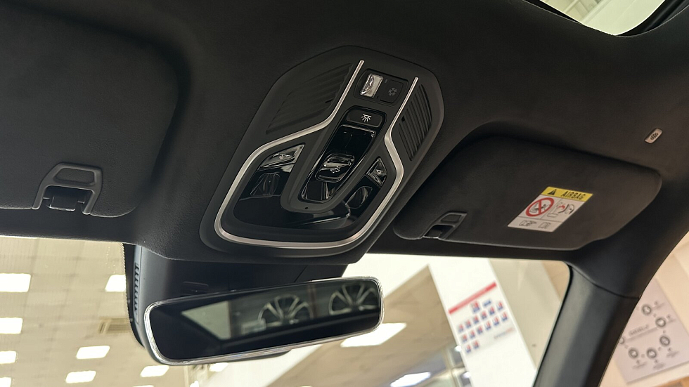 Geely Monjaro Флагман, белый