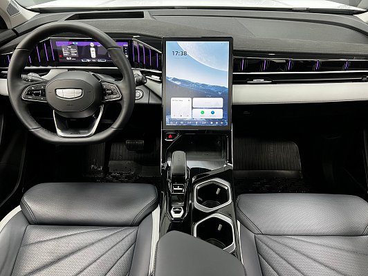 Geely Atlas Флагман, 2024 года, пробег 14650 км