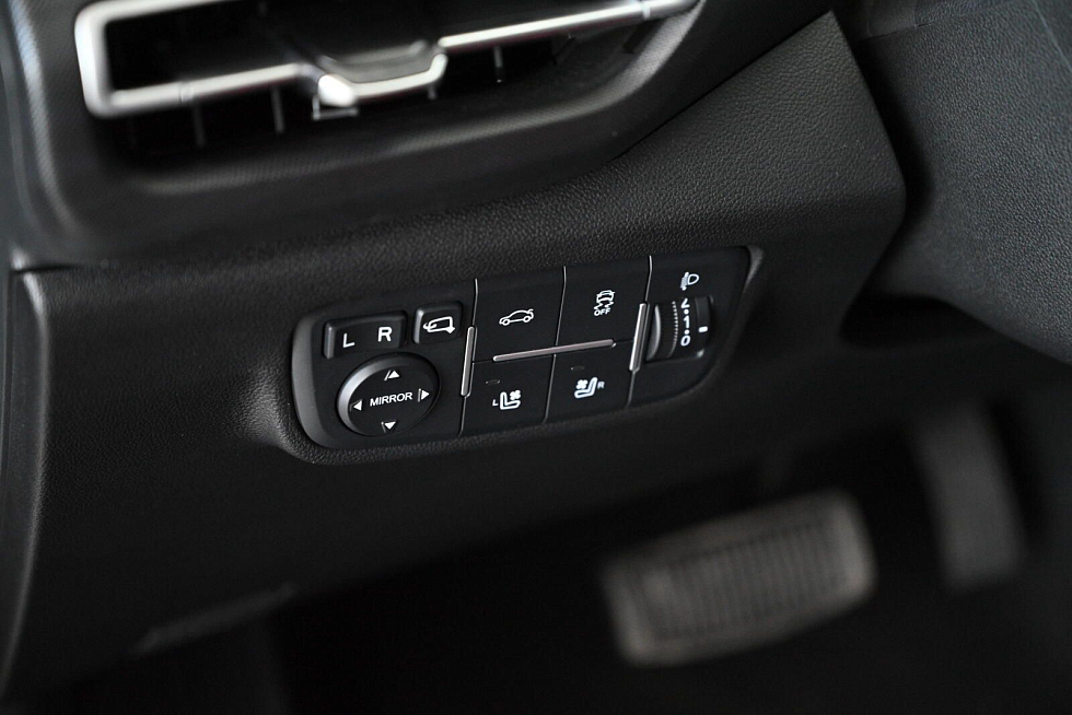 Changan Eado Plus DLX, серебряный