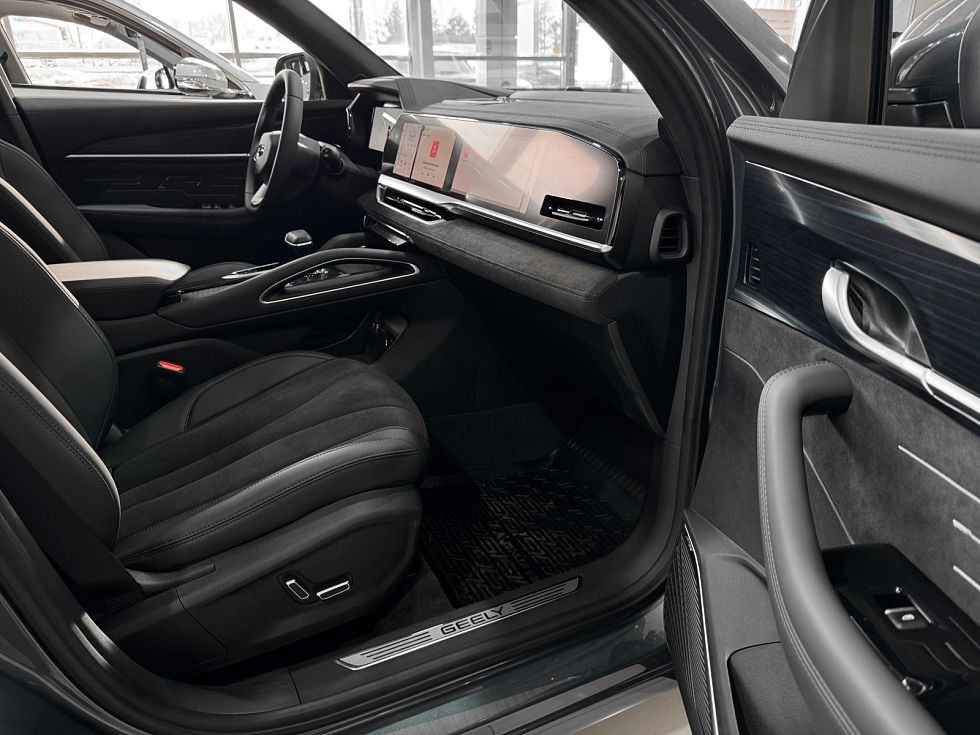 Geely Monjaro Luxury, серый