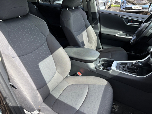Toyota RAV4 Престиж, 2020 года, пробег 164974 км
