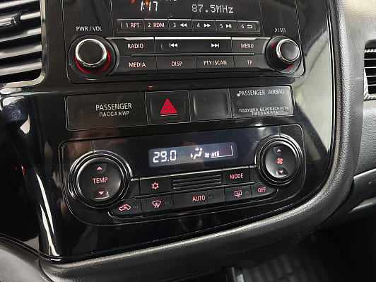 Mitsubishi Outlander Invite, 2015 года, пробег 182216 км