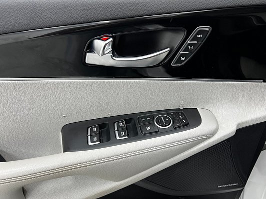 Kia Sorento Лига Европы, 2018 года, пробег 152000 км