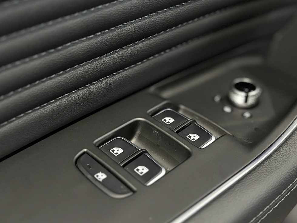 Hongqi HS3 Комфорт (Comfort), белый