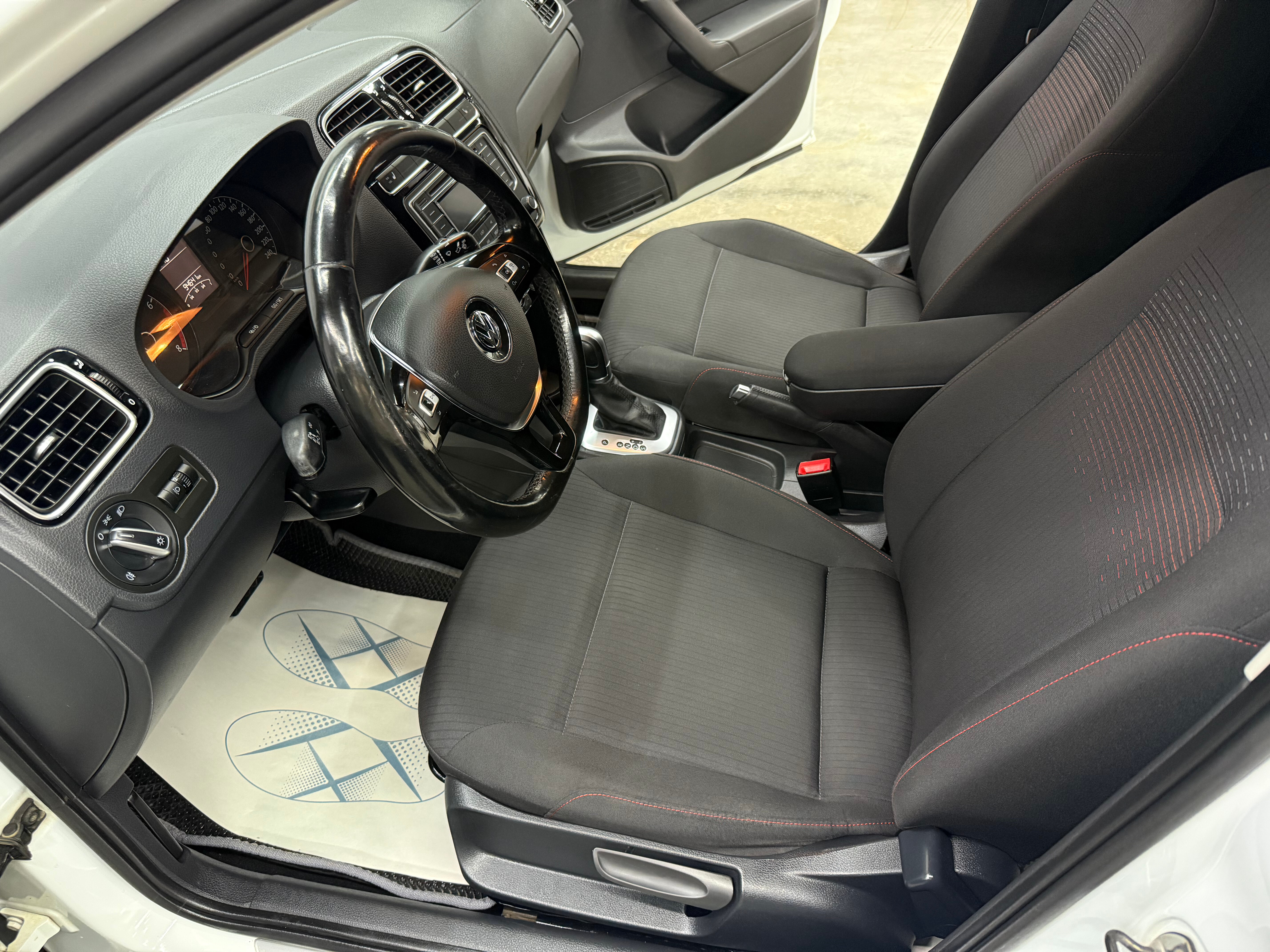 Volkswagen Polo Life, 2017 года, пробег 94557 км