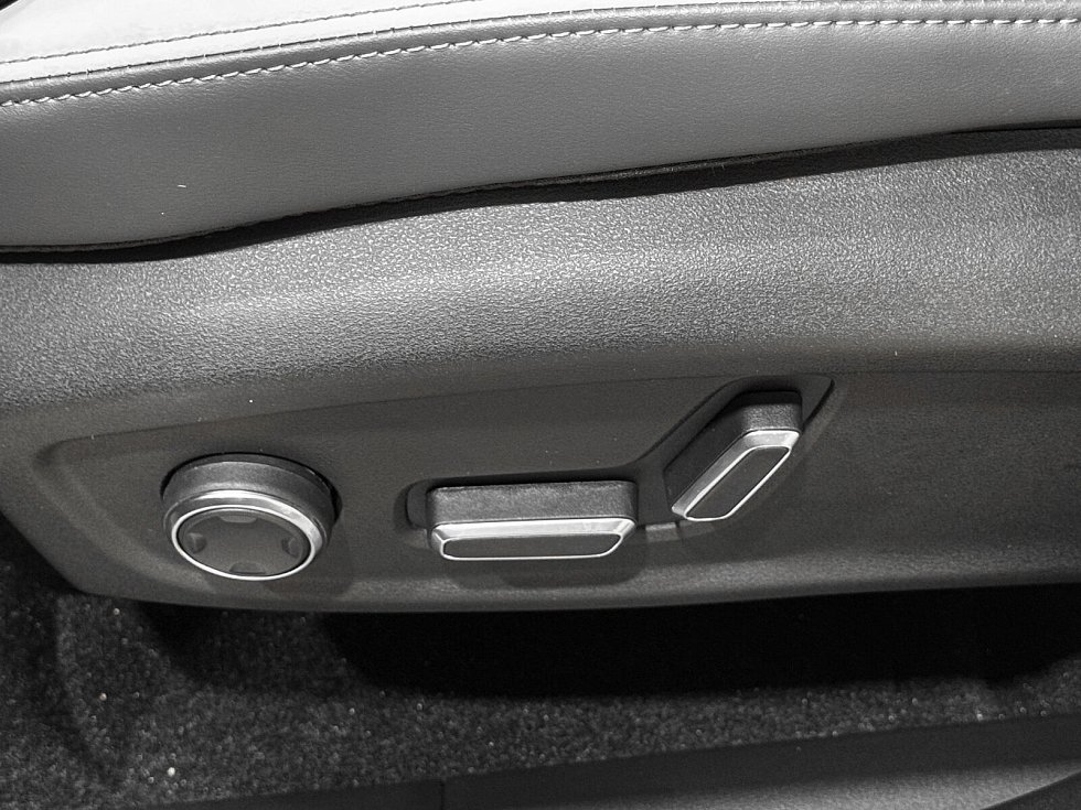 Geely Atlas Флагман, зеленый