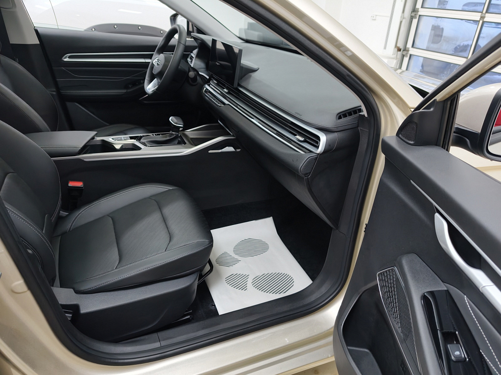 Geely Emgrand Flagship, бежевый