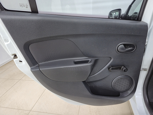 Renault Logan Confort, 2015 года, пробег 97473 км