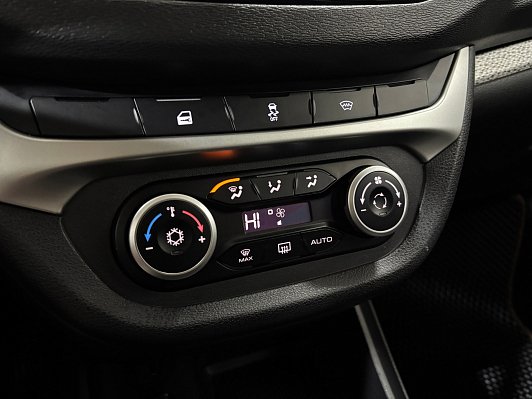 Lada (ВАЗ) Vesta, 2021 года, пробег 111115 км