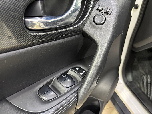 Nissan X-Trail SE, 2018 года, пробег 202095 км