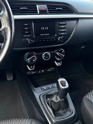 Kia Rio Luxe, 2017 года, пробег 103900 км