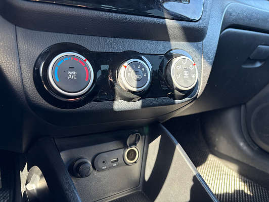 Kia Rio Luxe, 2015 года, пробег 169600 км