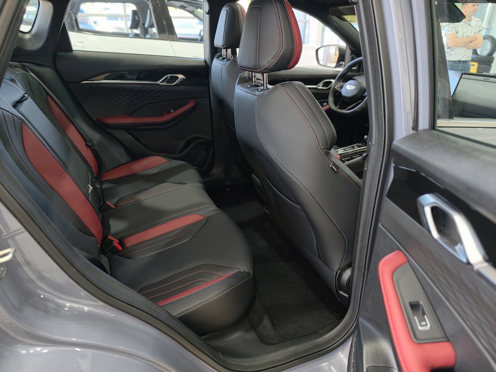 Geely Coolray Эксклюзив, серый
