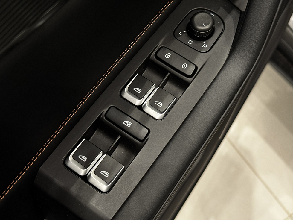 Geely Okavango Флагман, серый