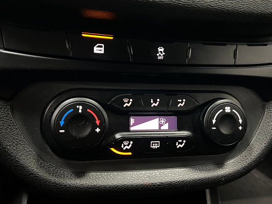 Lada (ВАЗ) Vesta 50 Anniversary, 2016 года, пробег 129000 км