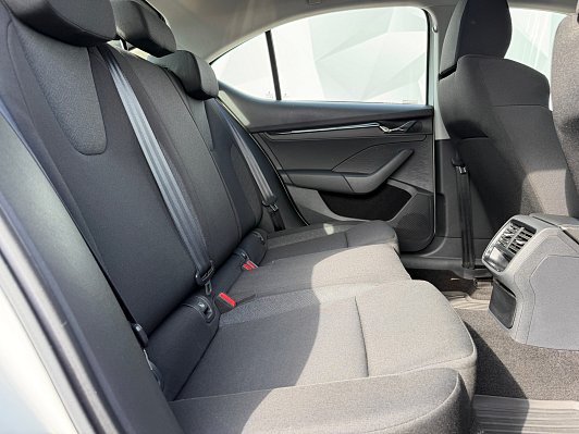 Skoda Octavia, 2021 года, пробег 112100 км