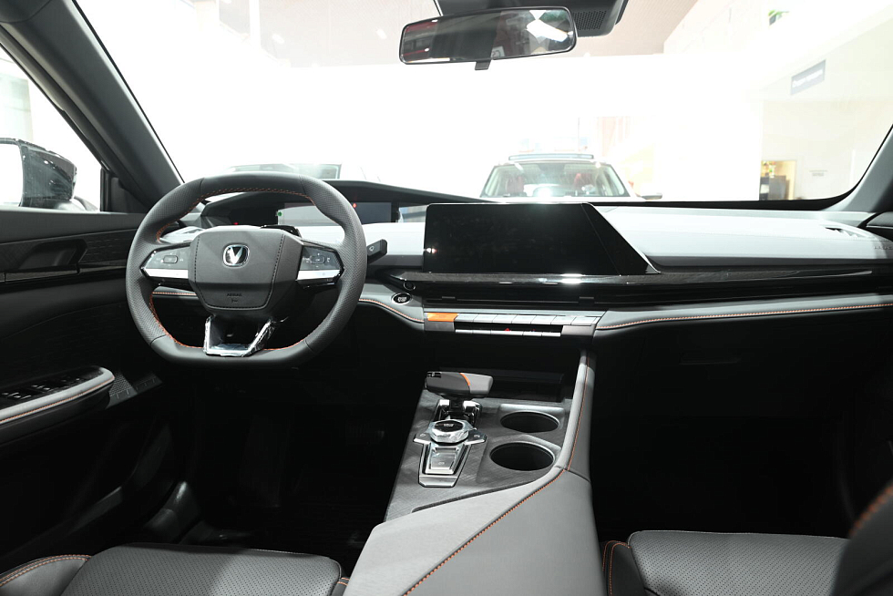 Changan UNI-V Стандарт, черный