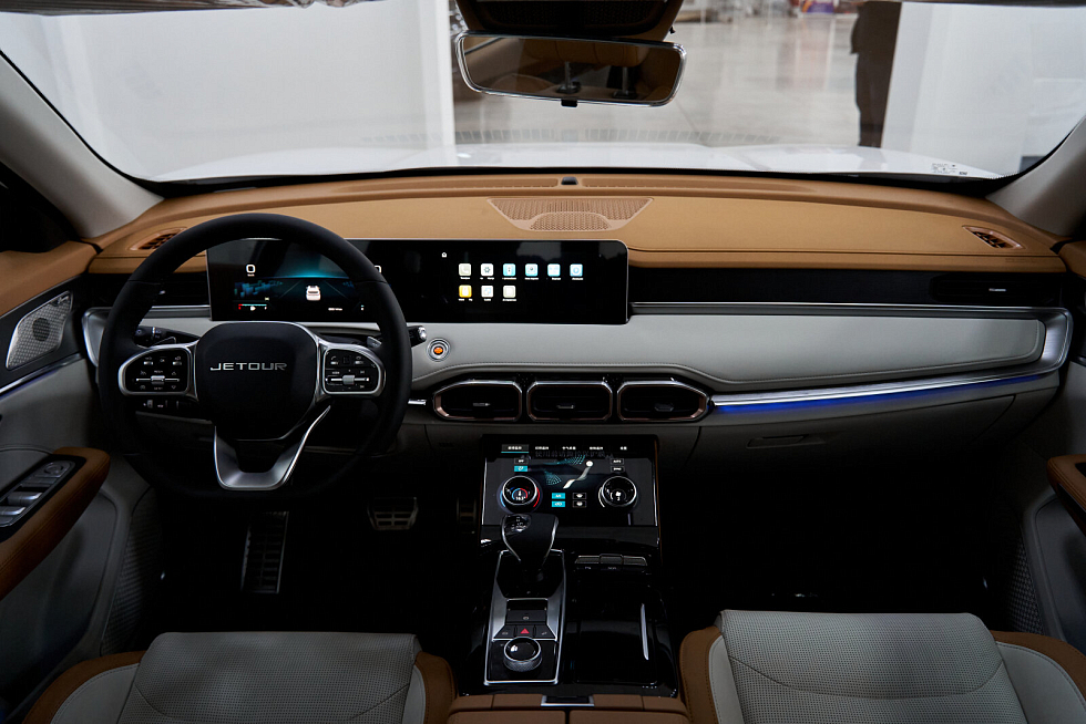 JETOUR X70+ Престиж, белый