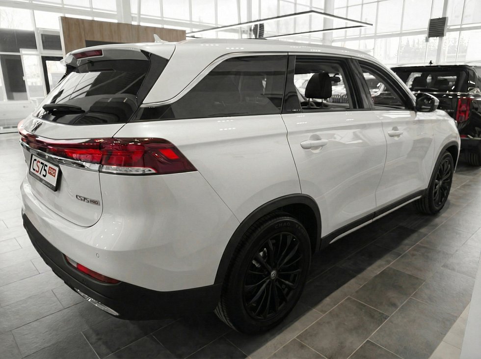 Changan CS75 Pro Комфорт 5 мест, белый