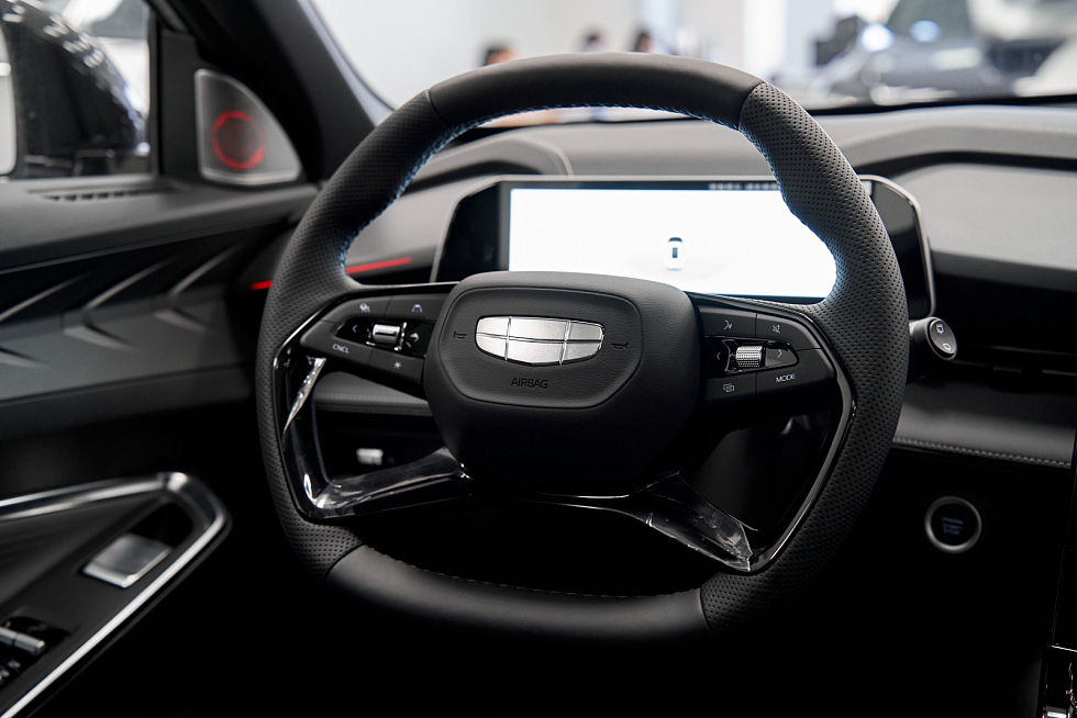 Geely Cityray Люкс, серебряный