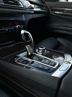 BMW 7 серии, 2013 года, пробег 126042 км
