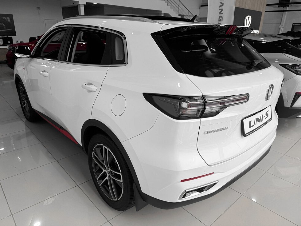 Changan UNI-S Техно, белый