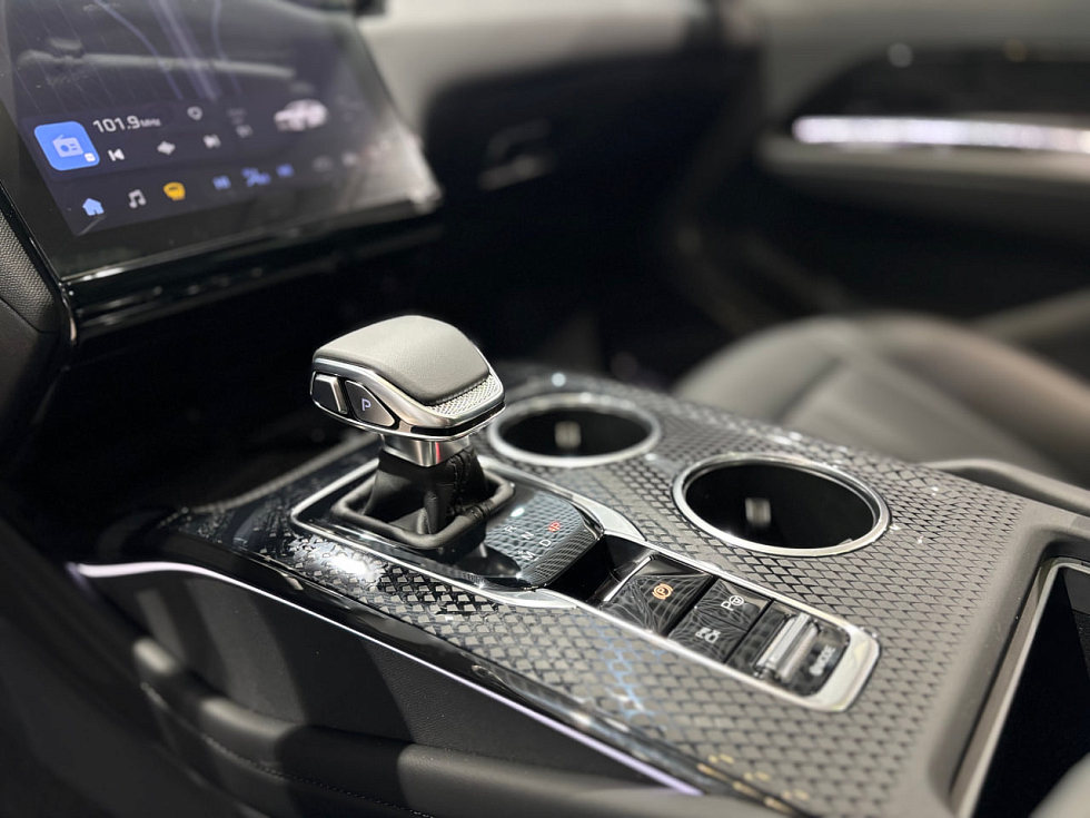 Hongqi HS3 Deluxe, черный