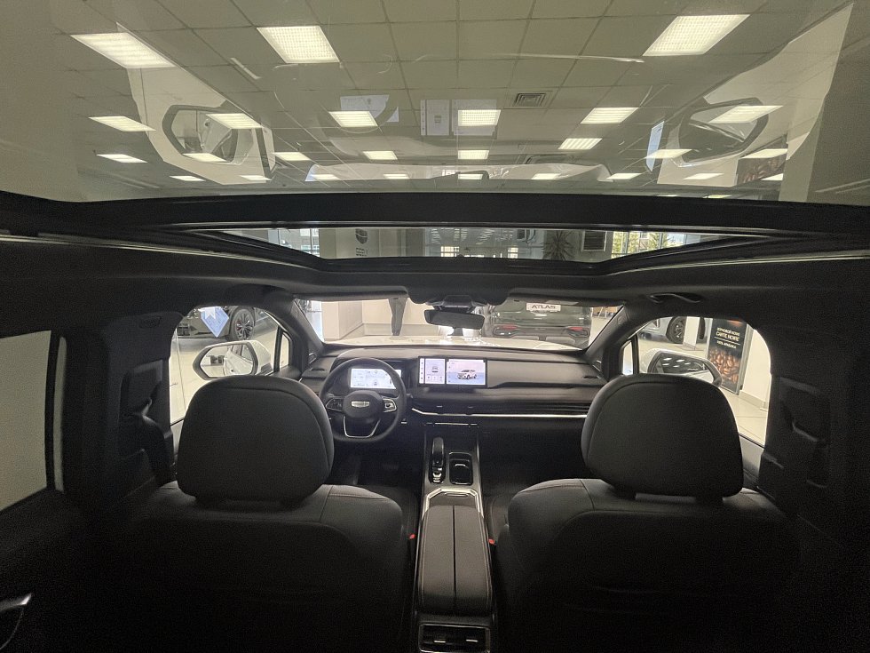 Geely Okavango Флагман, белый