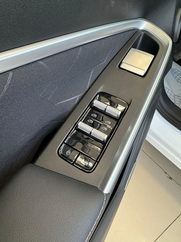 Geely Cityray Флагман, белый