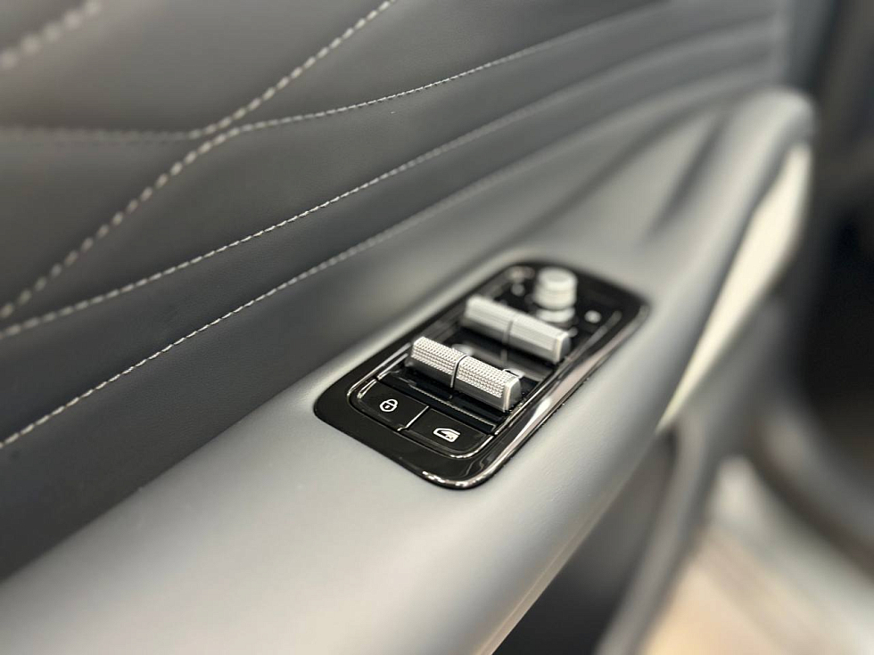 Geely EX5 EM-i Макс, серый