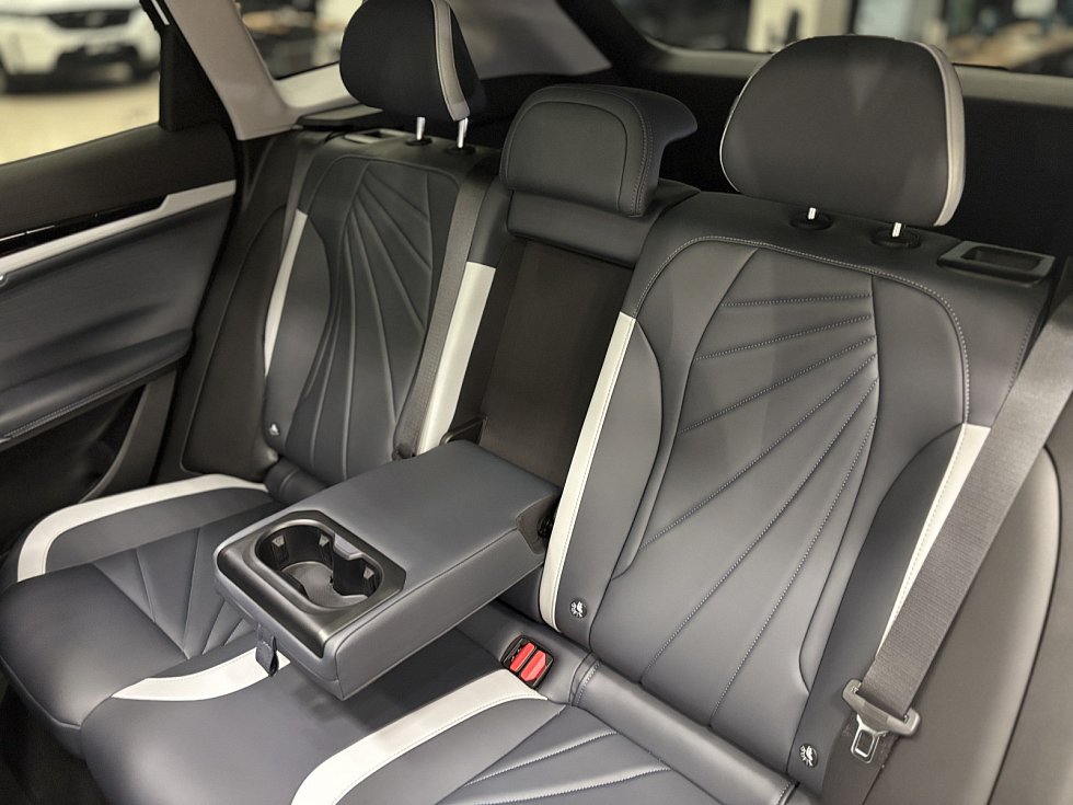 Geely Atlas Люкс, белый