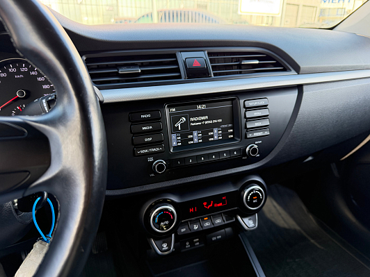 Kia Rio Лига Европы, 2017 года, пробег 35385 км