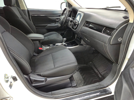 Mitsubishi Outlander Intense+, 2019 года, пробег 99376 км