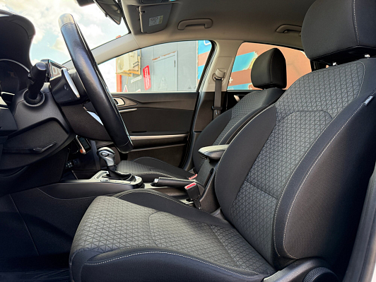 Kia Ceed Luxe, 2019 года, пробег 49489 км