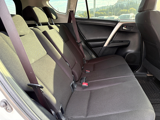 Toyota RAV4, 2015 года, пробег 114166 км