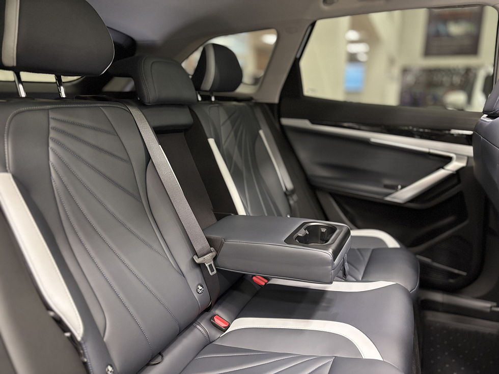 Geely Atlas Люкс, белый