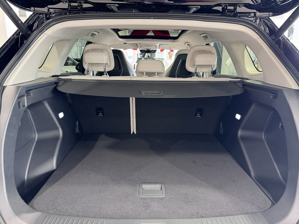 Hongqi HS3 Делюкс (Deluxe), белый