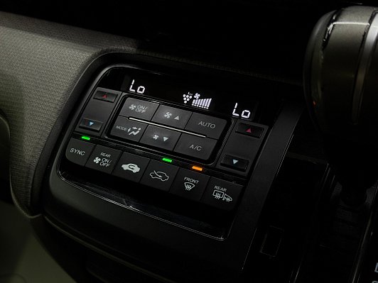 Honda Stepwgn, 2016 года, пробег 163270 км
