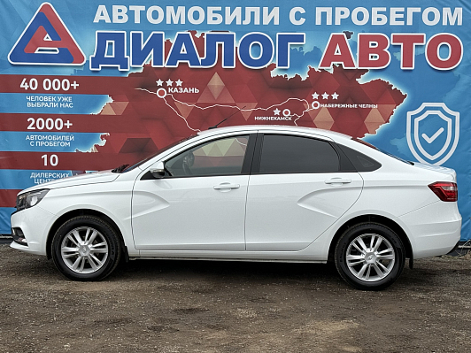Lada (ВАЗ) Vesta Luxe Multimedia (2018-2019), 2017 года, пробег 96650 км