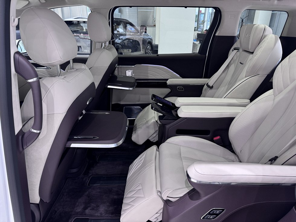 Hongqi HQ9 Бизнес (Executive), белый