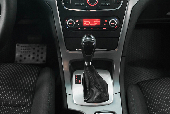 Ford Mondeo Trend, 2013 года, пробег 221194 км