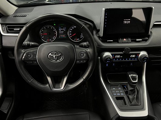 Toyota RAV4 Комфорт, 2020 года, пробег 29227 км