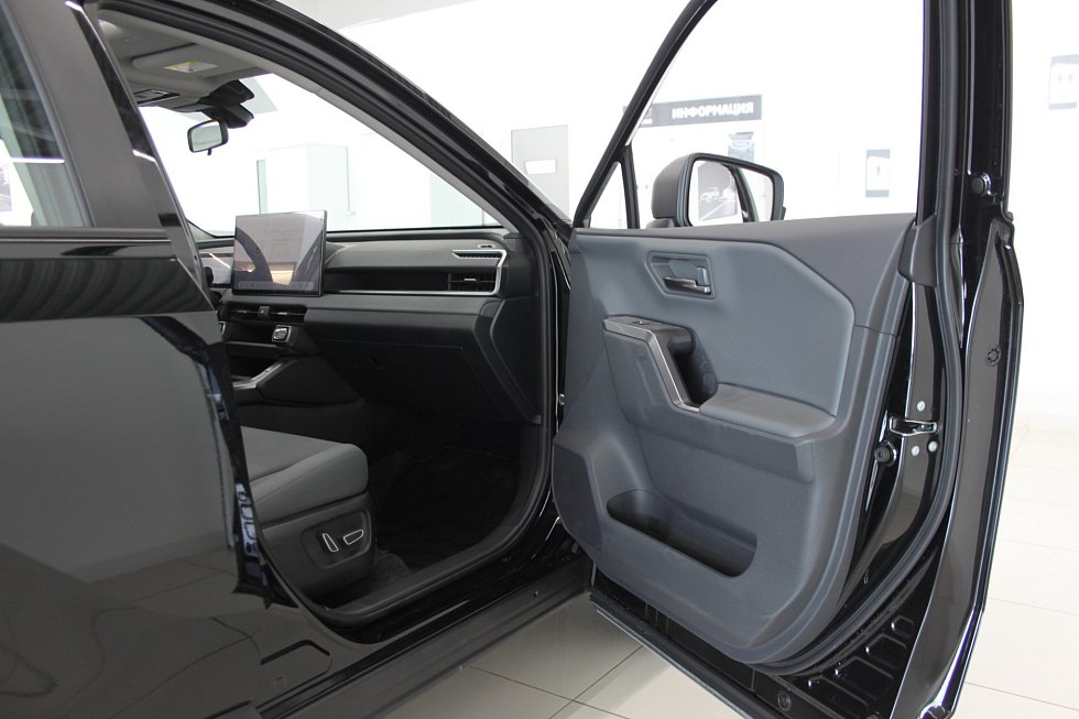 Toyota RAV4 Luxury, черный