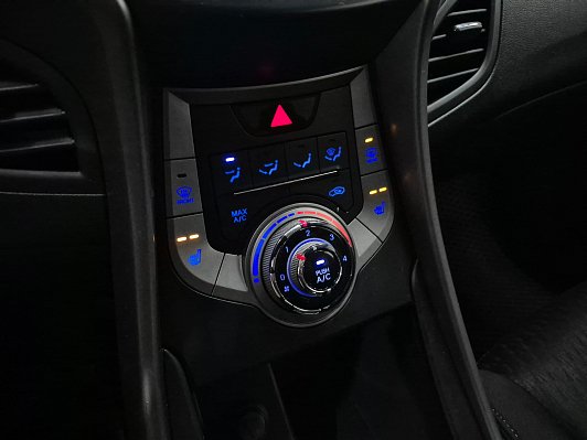 Hyundai Elantra Base, 2013 года, пробег 240983 км