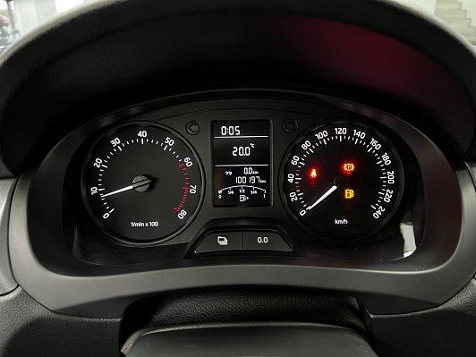 Skoda Rapid, 2015 года, пробег 100500 км