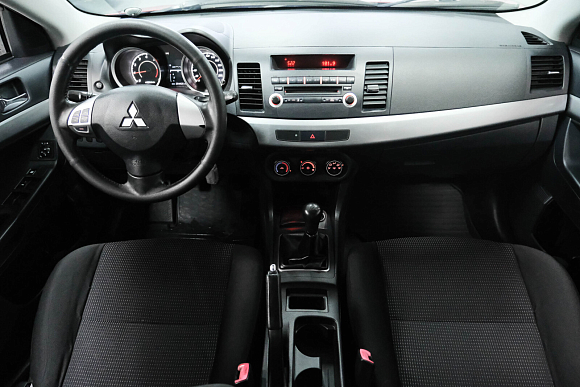 Mitsubishi Lancer, 2011 года, пробег 256000 км